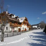 Modern Right Next To The Lift Daire Sankt Margarethen im Lungau