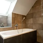 Modern Right Next To The Lift Daire